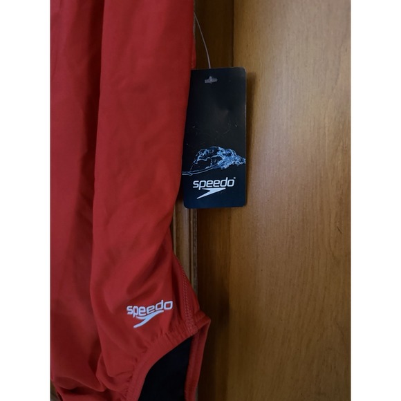 Women's Speedo 12/38 Red One Piece Swimsuit NWT Team Red - Picture 4 of 6